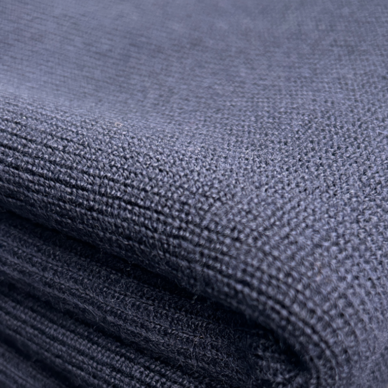 Merino Schal mit Wendelabel