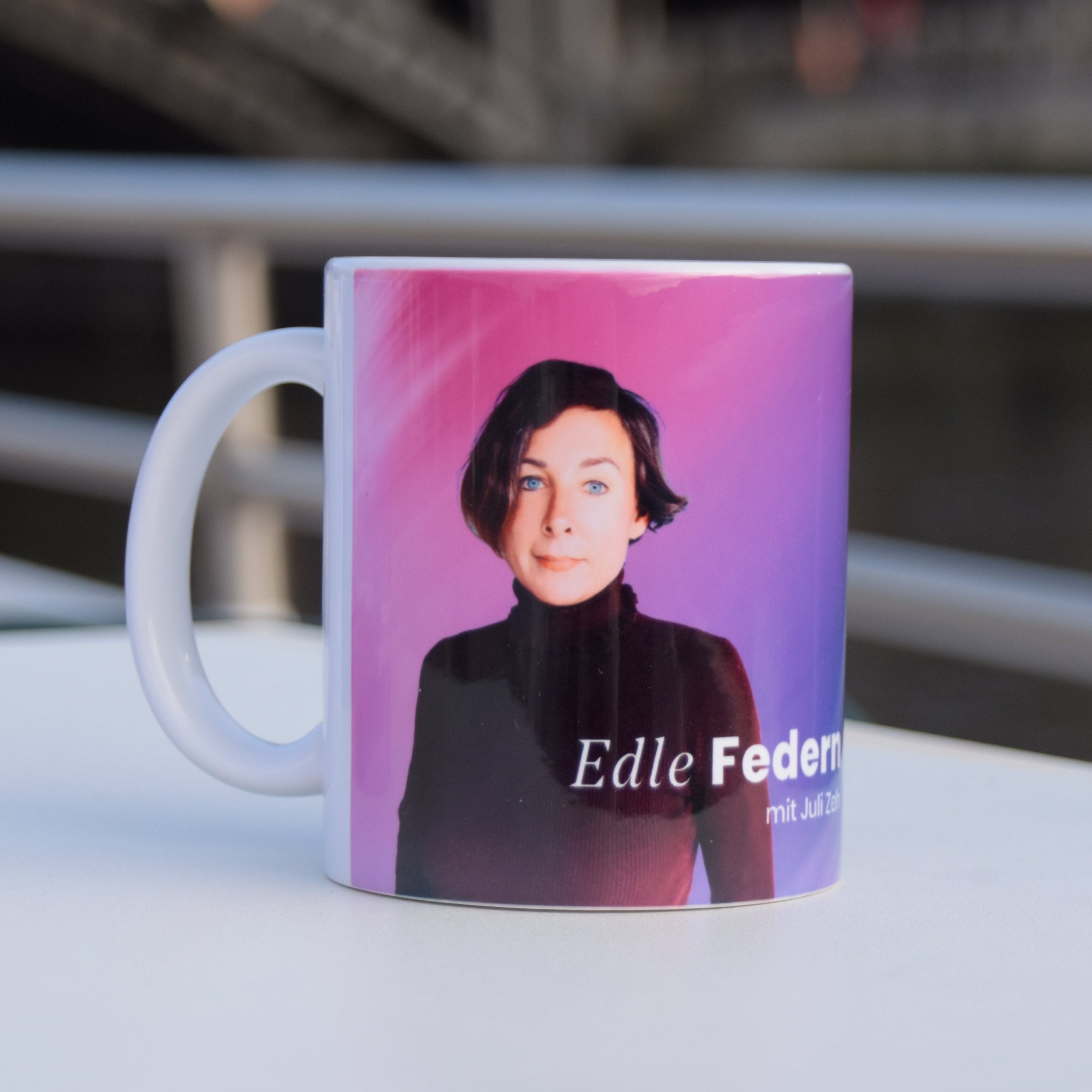 "Edle Federn Tasse