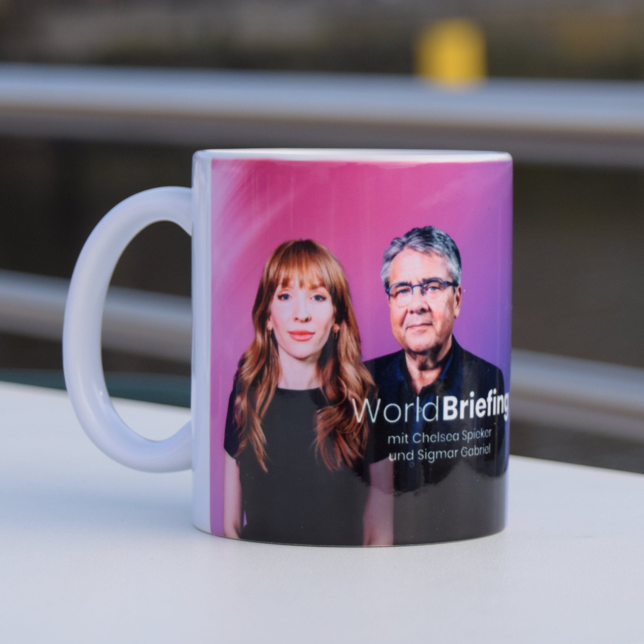 "World Briefing" Tasse