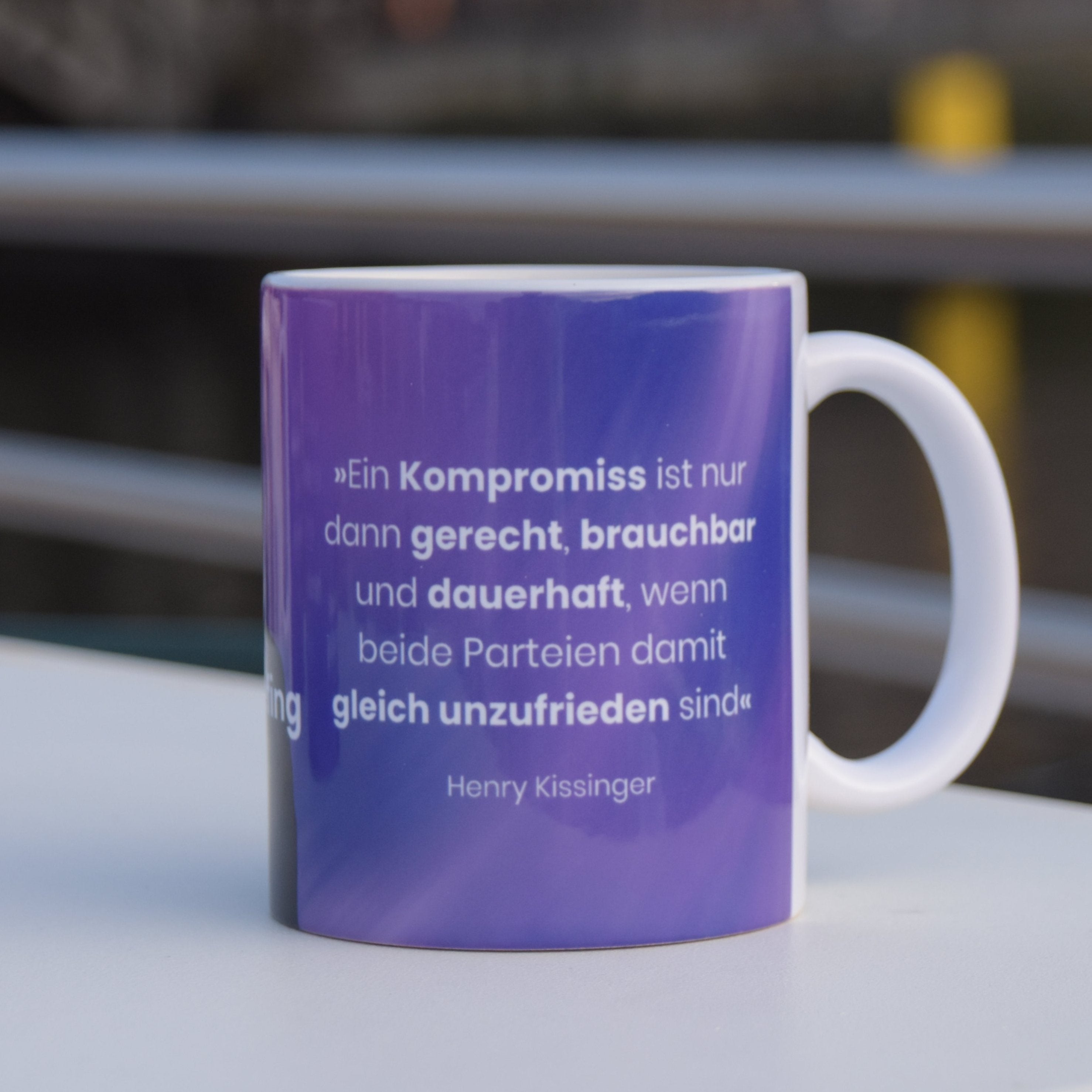 "World Briefing" Tasse